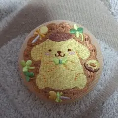 サンリオ　刺繍缶バッチ　ポムポムプリン