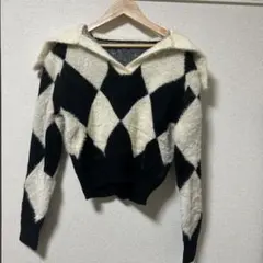 黒白ダイヤモンド柄ニット