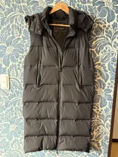 ZARA ブラック フード付きダウンベスト XS