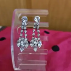 クリスタルドロップイヤリング