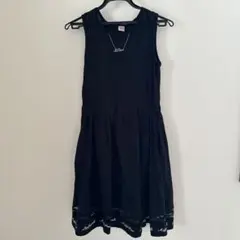 メゾピアノ　mezzo pianoノースリーブ黒ひざ丈ワンピース