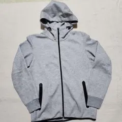 【UNIQLO】ドライストレッチ　フード付きフルジップパーカー　M