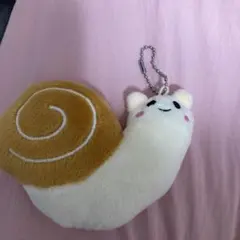 カタツムリ ぬいぐるみキーチェーン - メルカリ