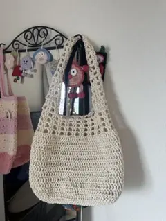 クリーム色の編み物トートバッグ