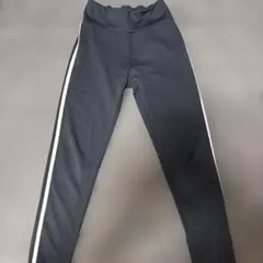 UNIQLO レギンスパンツ 130cm ブラックのサムネイル