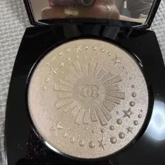 CHANEL ダイヤモンド ダスト ハイライトパウダーのサムネイル