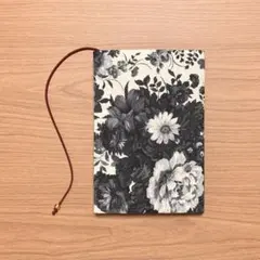 【 文庫本 】ブックカバー ハンドメイド モノトーンフラワー