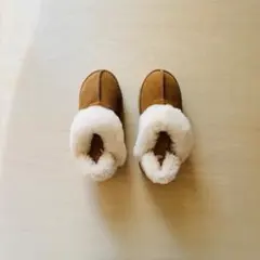 【ほぼ未使用】UGG ムートンサンダル 22cm