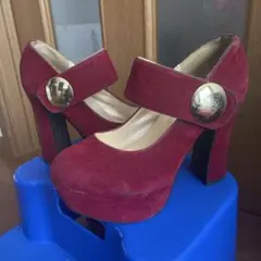 赤　レッド　ヒール　ハイヒール　ピンヒール