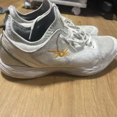 ASICS ホワイト シューズ