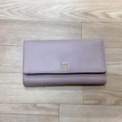 トミーヒルフィガー　薄ピンク　二つ折り財布