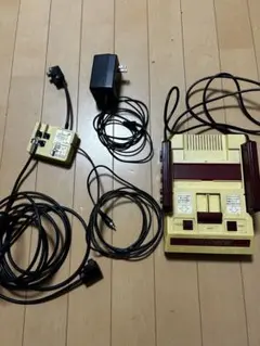 RFとアダプター付き！初代ファミリーコンピュータ本体ファミコン