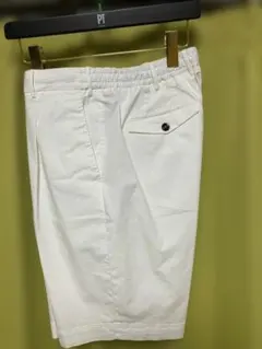 TP TORINO BERMUDAホワイトショートパンツ　サイズ48のサムネイル