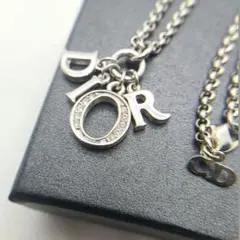 美品✨️　Dior　ネックレス　シルバー　ロゴ　チャーム　ラインストーン　大きめのサムネイル