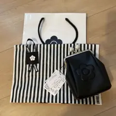 MARY QUANT ブラック フラワーポーチ
