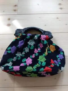 ペルシャ様専用　Think Bee！花柄刺繍 木製ハンドルハンドバッグ