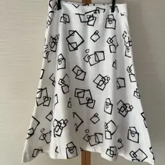 JUDY COLLECTION フレアスカート ホワイト 幾何学模様のサムネイル