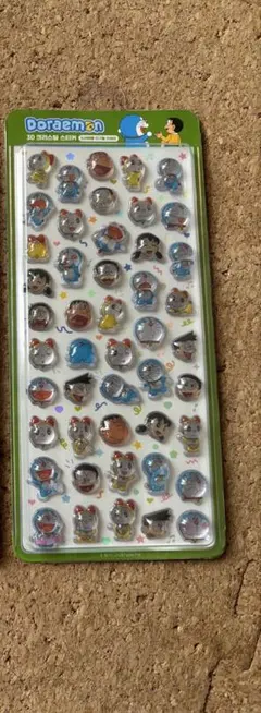 韓国限定　ドラえもん3Dシール　新品未開封　ボンボンドロップ　緑