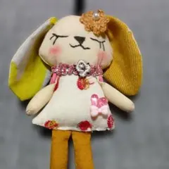 ハンドメイド うさぎ ぬいぐるみ チャーム ミナペルホネン - メルカリ