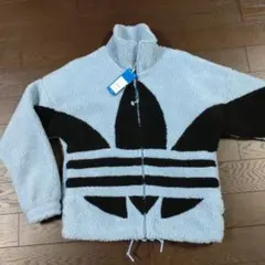 adidas シェルパジャケット ライトブルー/ブラック