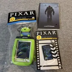 PIXAR フィギュアカードホルダーとキーホルダーセット