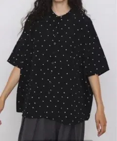バンドカラーラウンドヘムシャツ　ドット柄　水玉　大きいサイズ