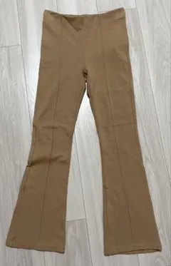 ZARAベージュ フレアパンツ