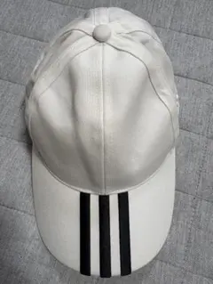 white golf cap