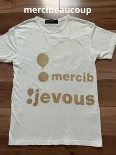 【mercibeaucoup】Tシャツ ホワイト 前後　金色ロゴプリントのサムネイル