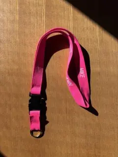 NIKE ランヤード　ピンク