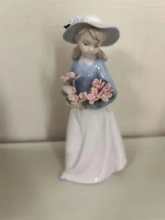 リヤドロ　人形　置物のサムネイル