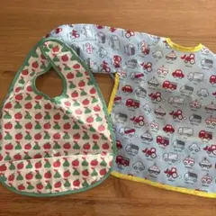 子供用お食事エプロン 車デザイン　離乳食　IKEA ポケット付き　2枚セット