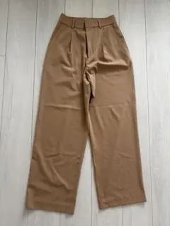 UNIQLO ユニクロ　タックワイドパンツ