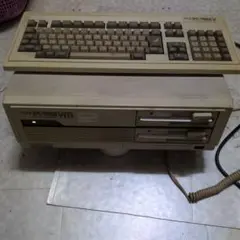 NEC PC-9801VM パーソナルコンピュータ　通電OK確認済　中古ジャンク
