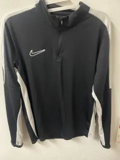 nike ハーフジップ ウェア