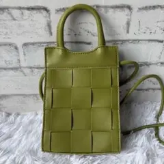 オリーブグリーン 編み込みデザイン バッグ　斜め掛け 肩掛け