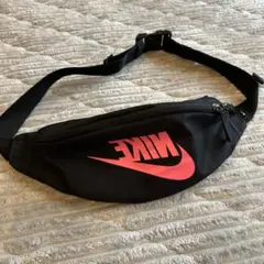 NIKE 黒 ウエストポーチ