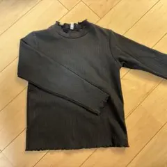 GU黒フリルハイネックカットソー 130cm