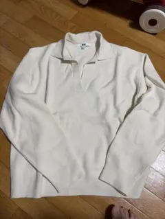 ユニクロ　アイボリー　ポロネックセーター M