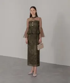 美品✨️Leja スパンコール刺繍ビジューボタンフレアスリーブセットアップドレス