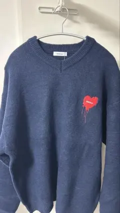 ONCILY ハートロゴVニット　ネイビー