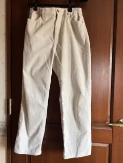 UNIQLO アイボリー ストレートデニム 28インチ