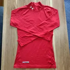 ★　アンダーアーマー　インナーシャツ　サイズ　SM（Sサイズ）★