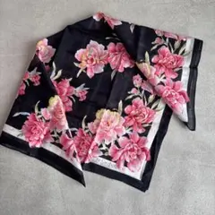 イヴサンローラン　ハンカチーフ　ハンカチ　花柄　ブラック　ピンク