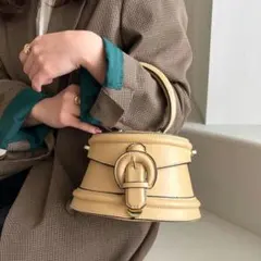 【美品】Olu. ラウンドレトロボックスバッグ 円形　ハンドバック　２WAY