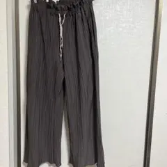 お値下げ！mil くすみグレー　プリーツパンツ
