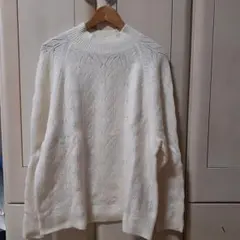 ユニクロ　ホワイト ケーブルニット 長袖セーター