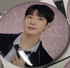 セブチ Holiday 缶バッジ ウォヌ