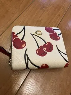 コーチ　ビルフォールドウォレット・チェリープリント