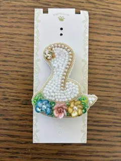 NO.5可愛いベビ型ビーズブローチ